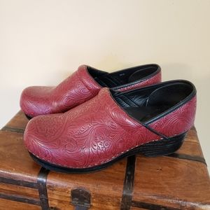 NEW Red Clog